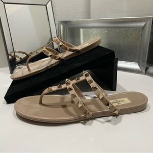 Valentino Garavani Rockstud Flat Sandals Nude Beige EU 38 Italy